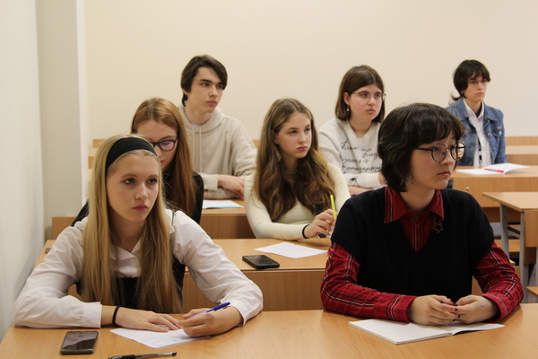 ЧелГУ приглашает на пробный ЕГЭ по английскому языку